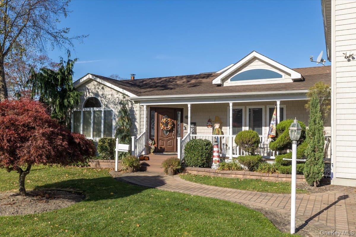 #2 photo, 194 Newark Street, Lindenhurst , NY 11757