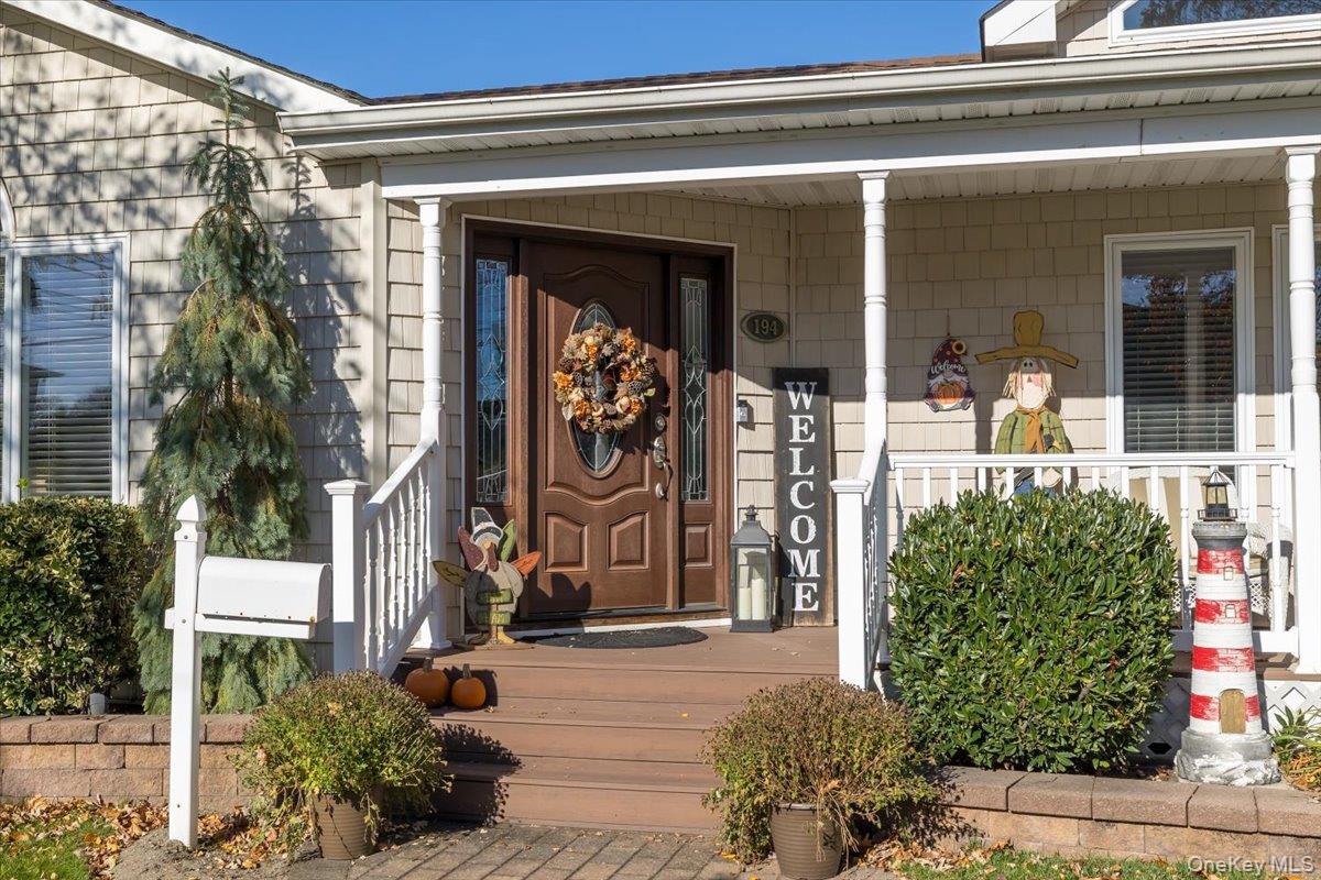 #3 photo, 194 Newark Street, Lindenhurst , NY 11757