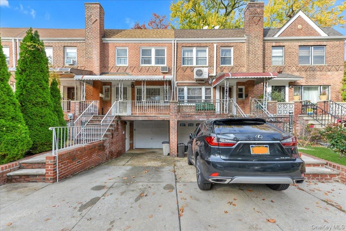 #1 photo, 195-31 39 Avenue, Flushing , NY 11358