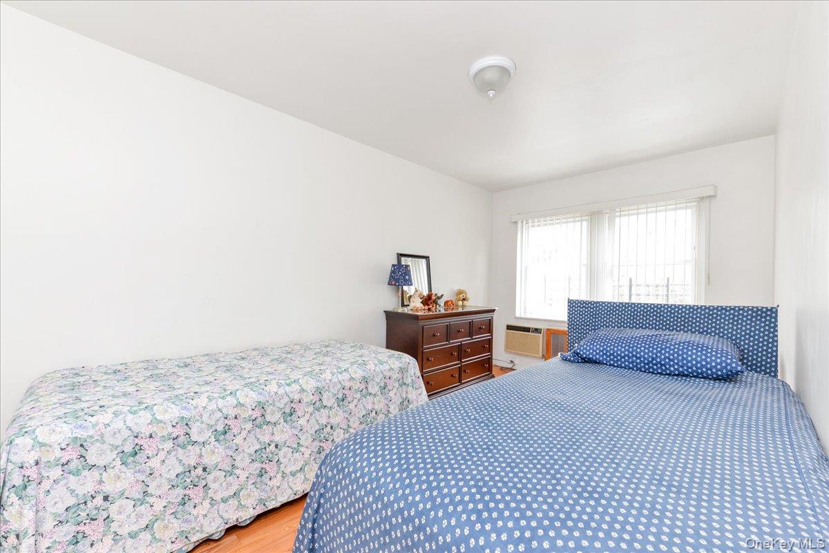 #10 photo, 195-31 39 Avenue, Flushing , NY 11358