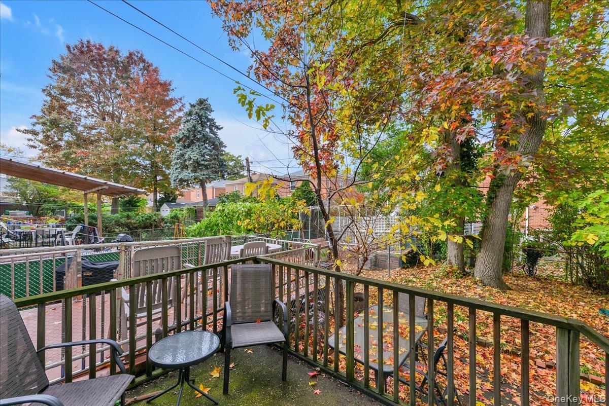 #17 photo, 195-31 39 Avenue, Flushing , NY 11358