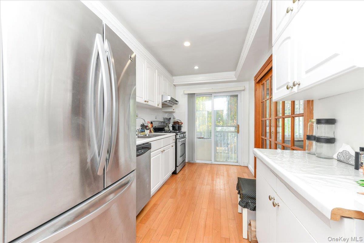 #6 photo, 195-31 39 Avenue, Flushing , NY 11358