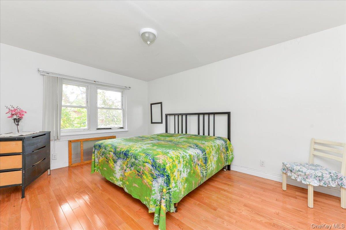 #8 photo, 195-31 39 Avenue, Flushing , NY 11358