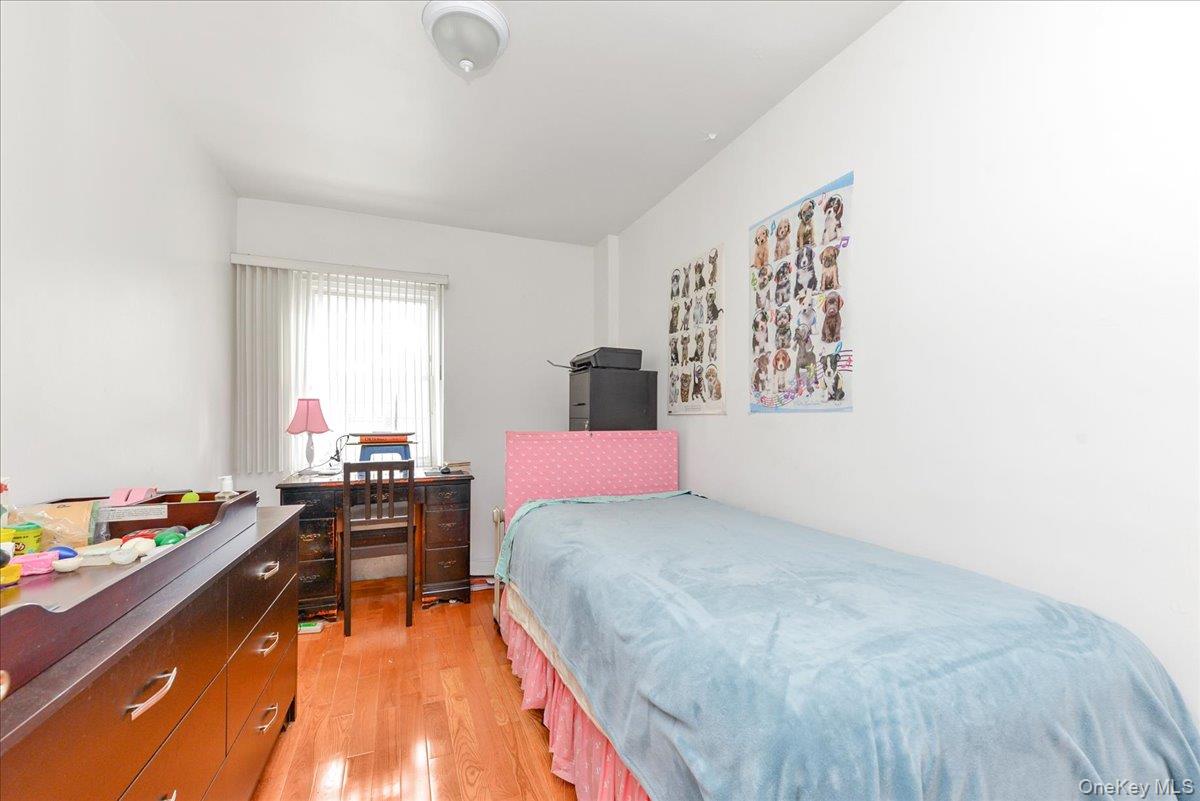 #9 photo, 195-31 39 Avenue, Flushing , NY 11358