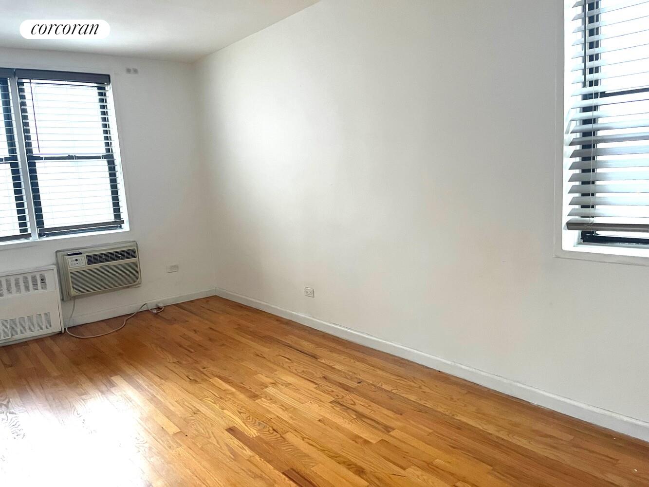 #5 photo, 200 E 28TH Street, Kips Bay , NY 10016