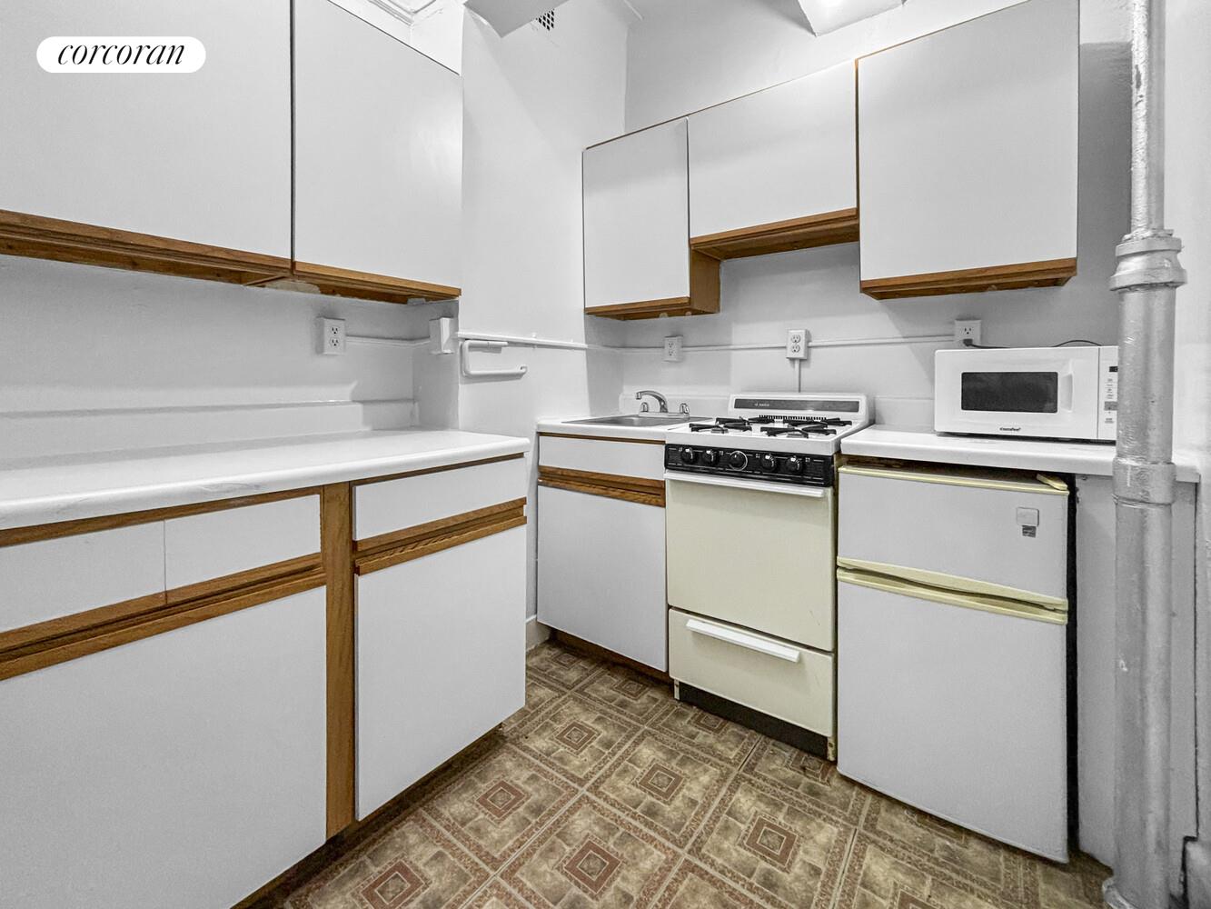 #3 photo, New York City, Turtle Bay , NY 10022