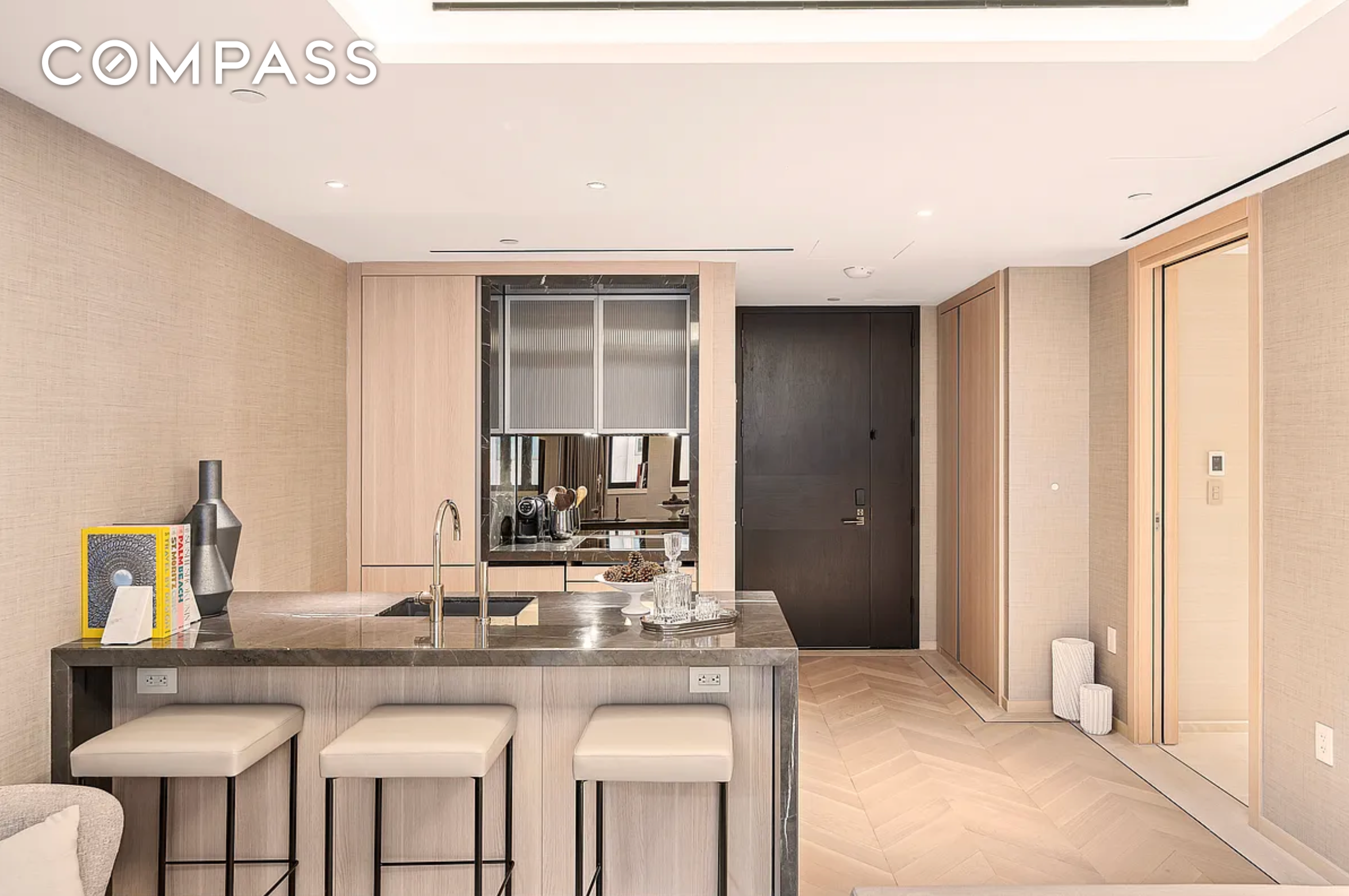 #5 photo, 685 5th Avenue, Midtown East , NY 10022