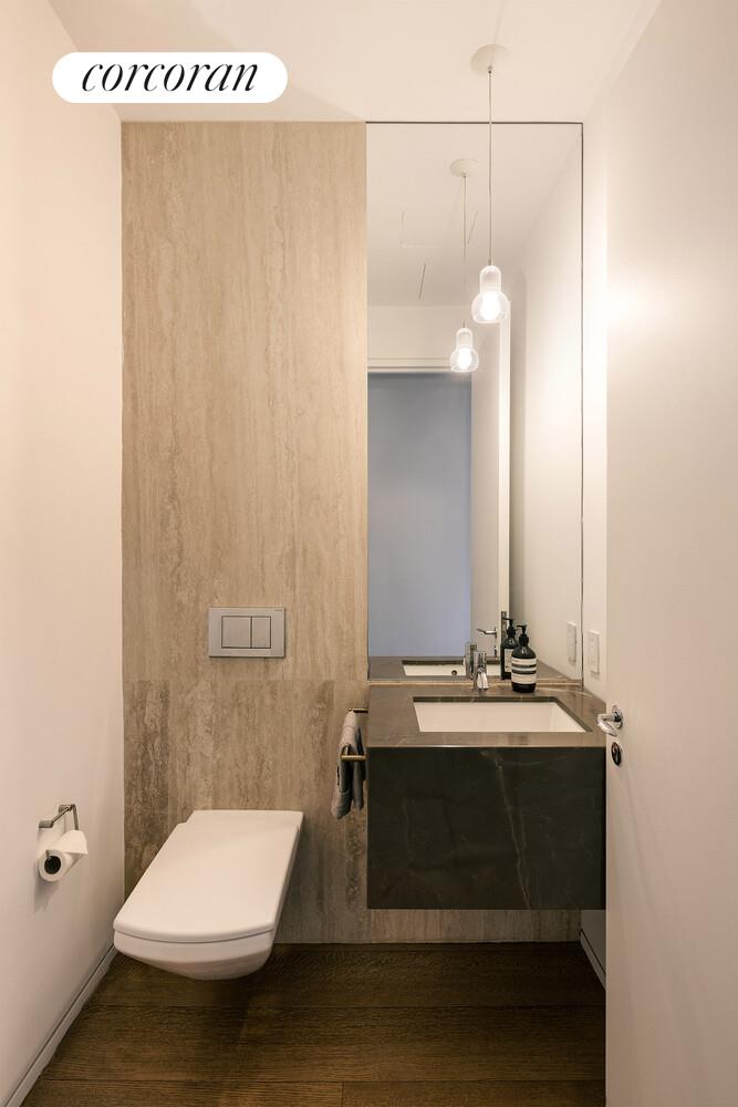 #17 photo, 23 E 22ND Street, Flatiron , NY 10010