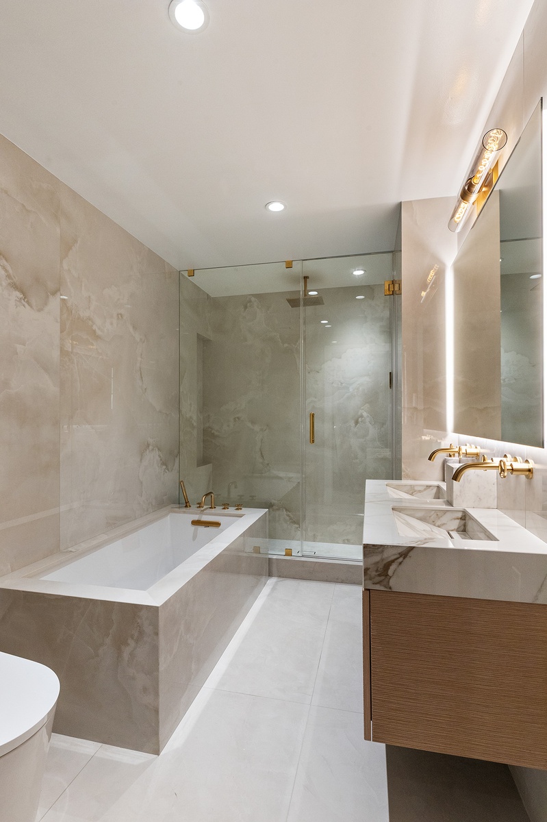 #13 photo, 16 W 18th Street, Flatiron District , NY 10011