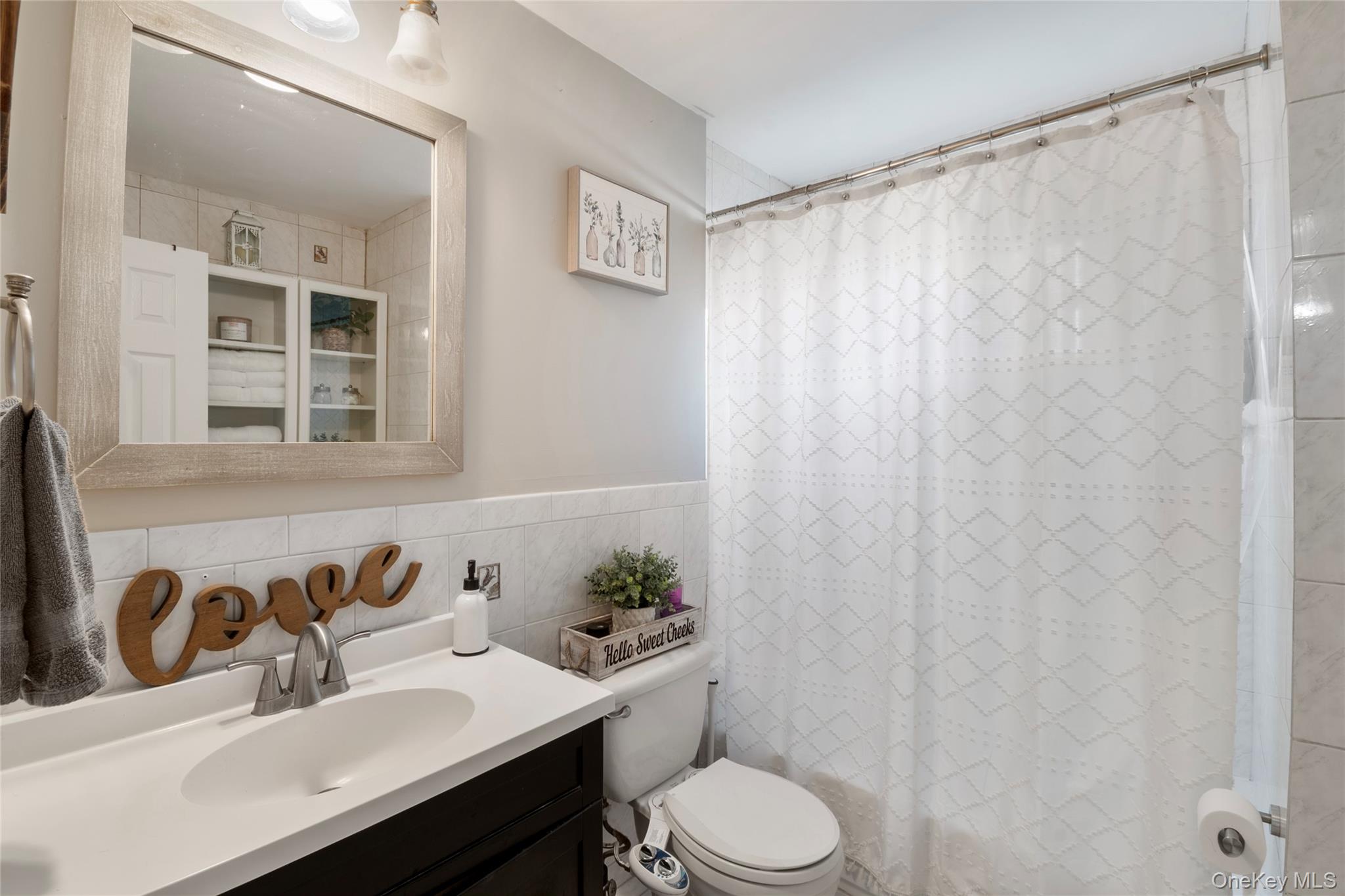 #17 photo, 277 Horseblock Road, Farmingville , NY 11738