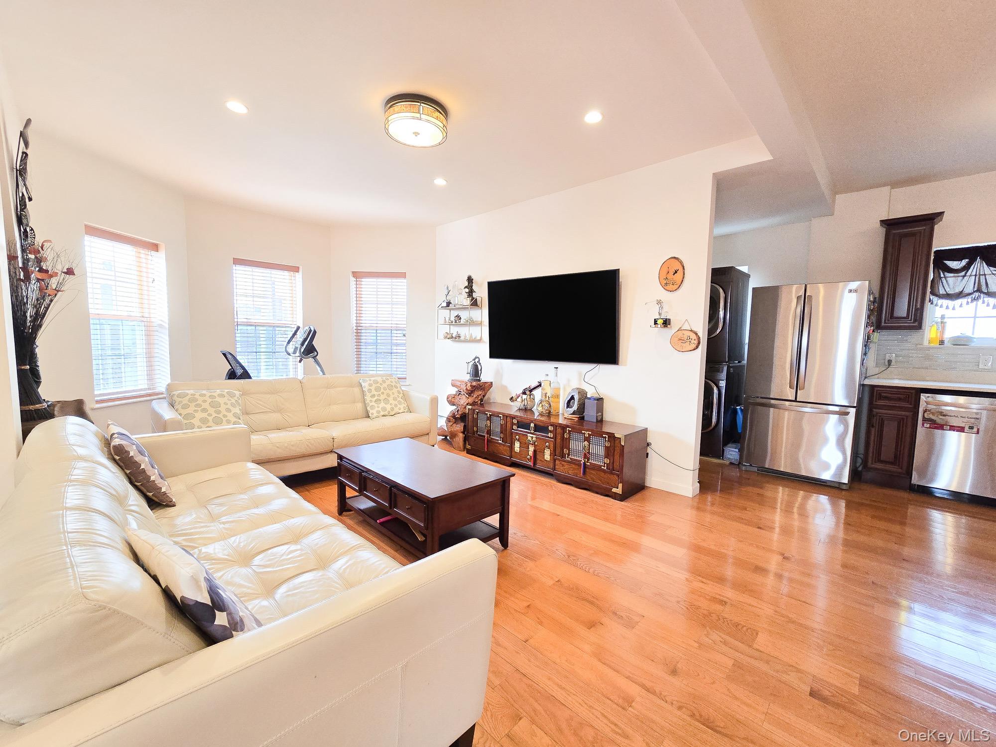 #19 photo, 35-35 155 Street, Flushing , NY 11354