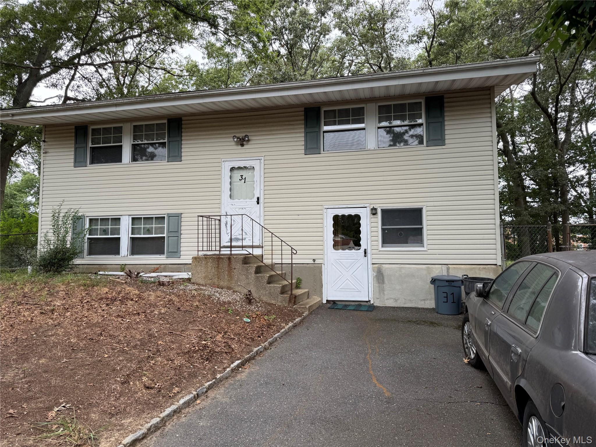 #1 photo, 31 Cabin Lane, East Setauket , NY 11733