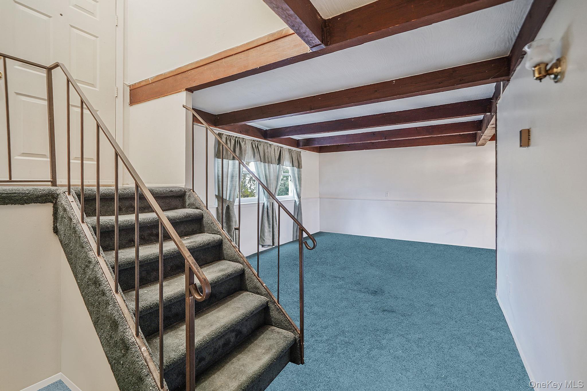 #10 photo, 31 Cabin Lane, East Setauket , NY 11733