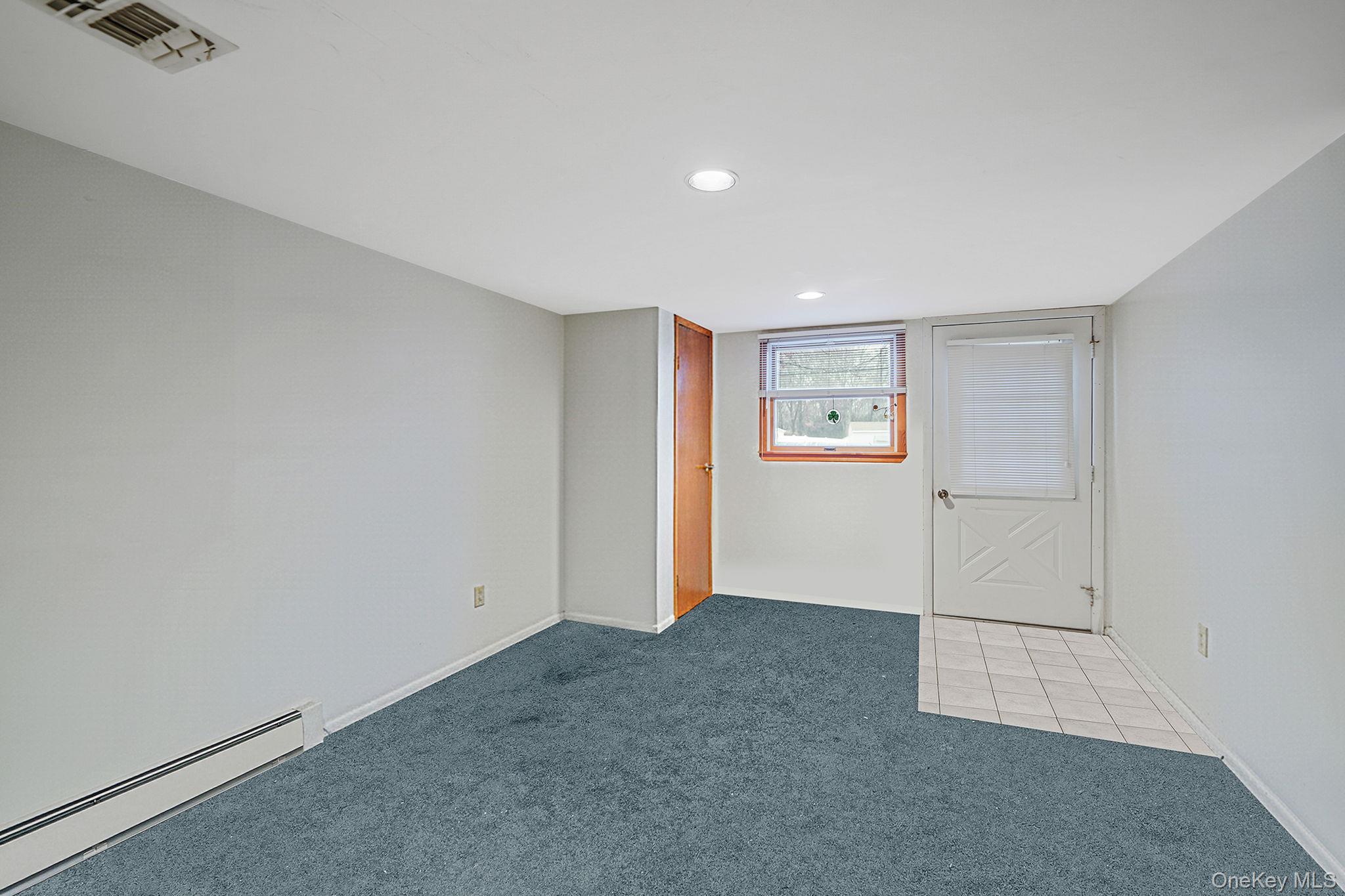 #12 photo, 31 Cabin Lane, East Setauket , NY 11733