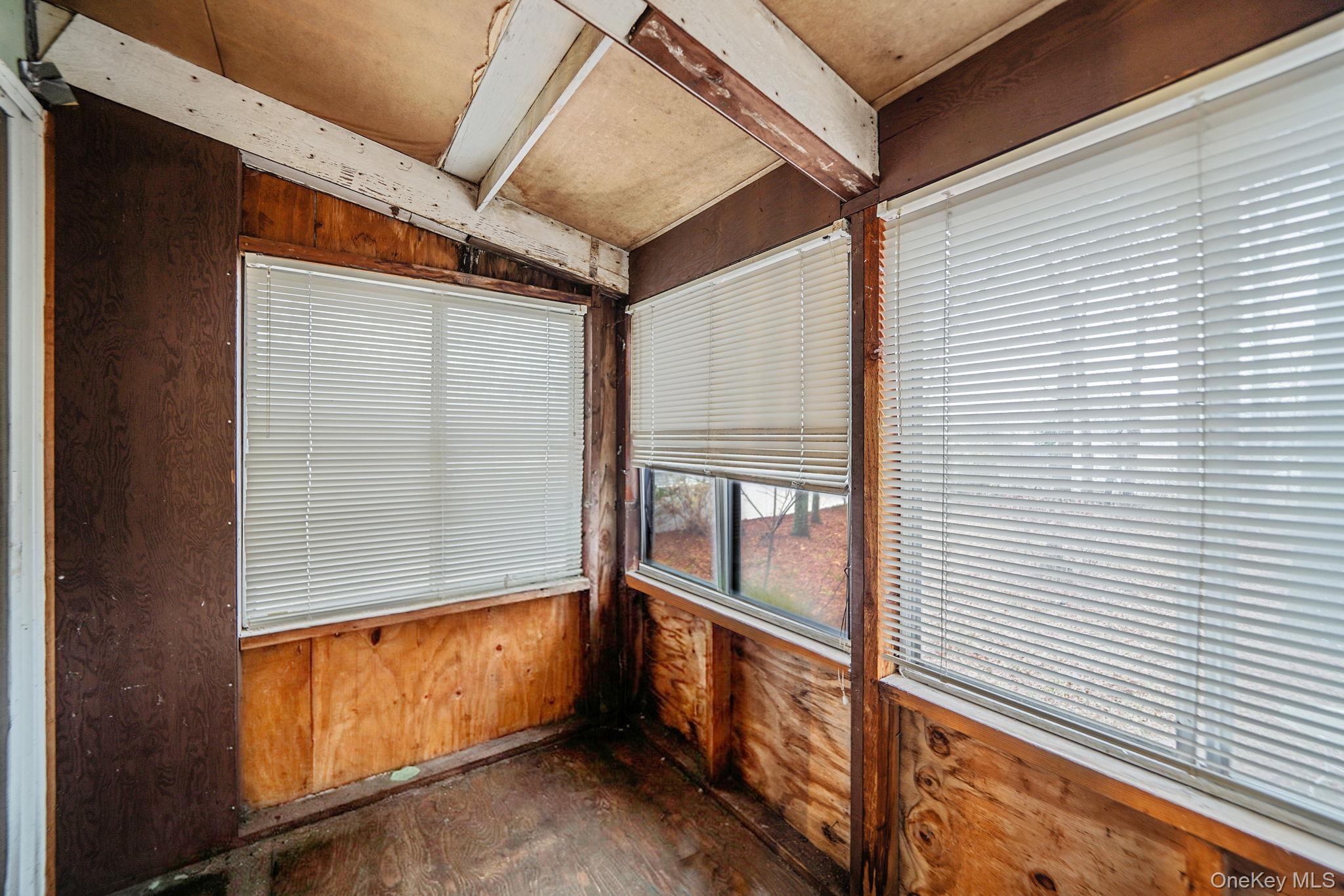 #20 photo, 31 Cabin Lane, East Setauket , NY 11733