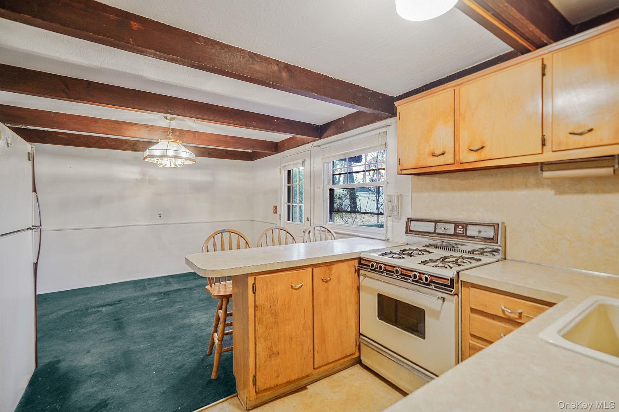 #5 photo, 31 Cabin Lane, East Setauket , NY 11733