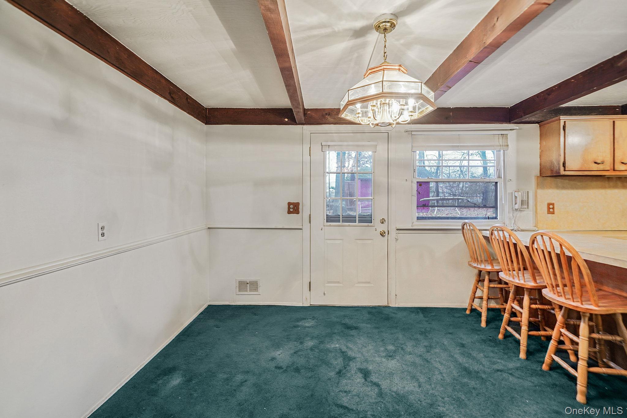 #7 photo, 31 Cabin Lane, East Setauket , NY 11733