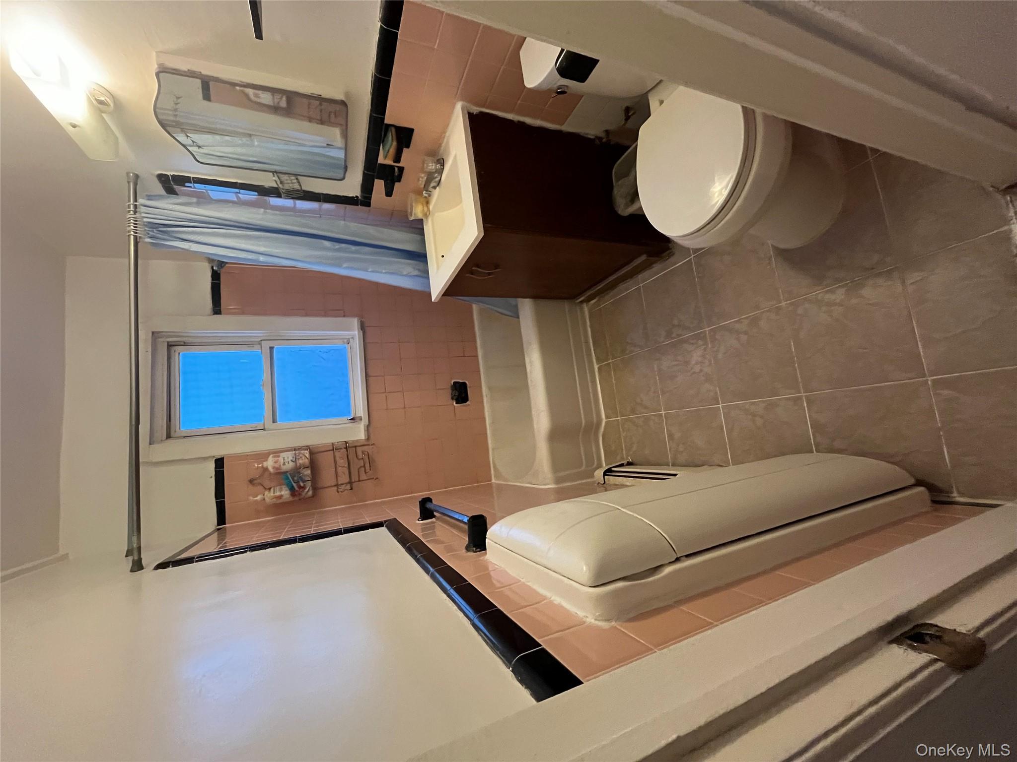 #10 photo, 150-12 59 Avenue, Flushing , NY 11355