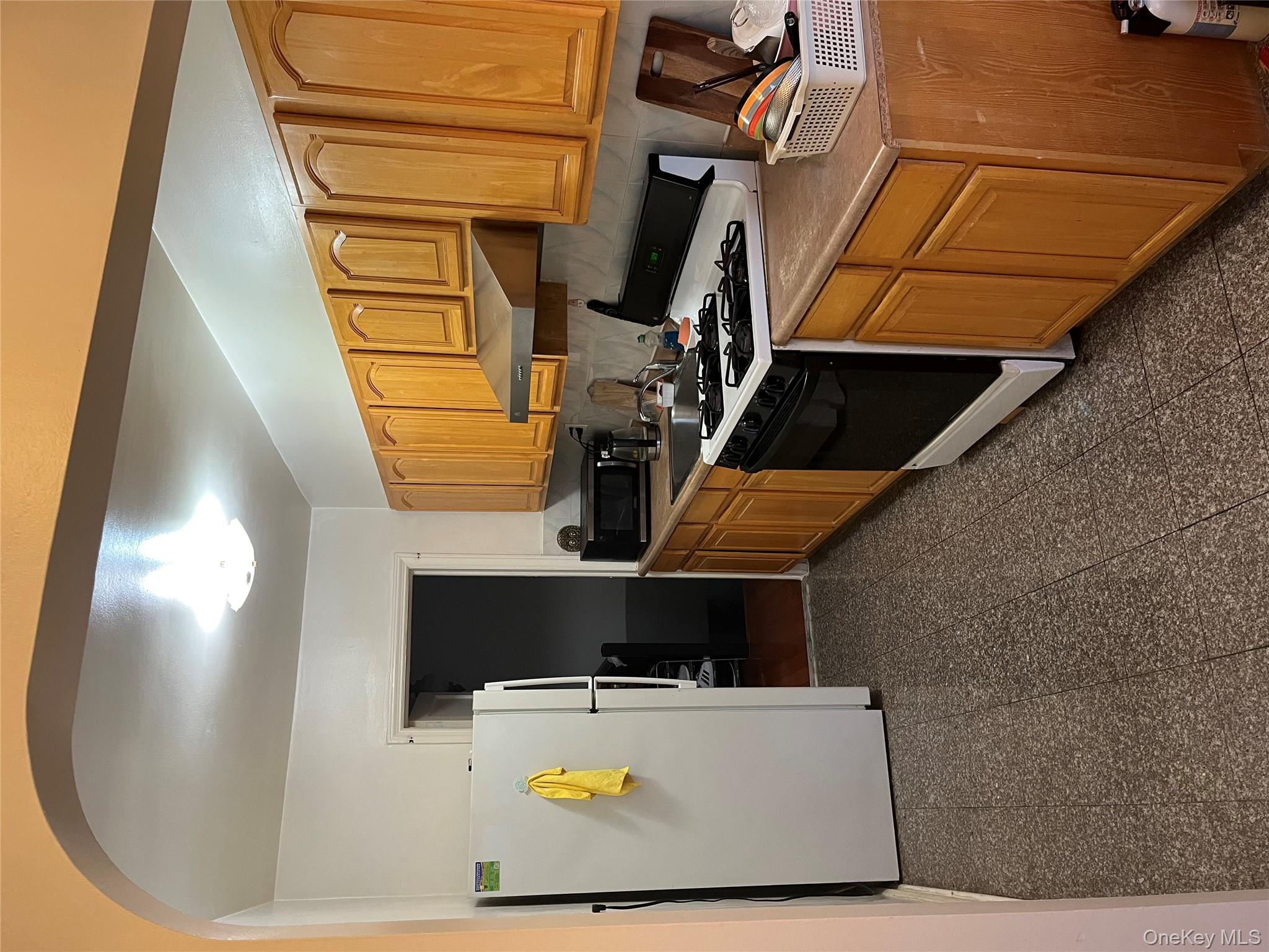 #3 photo, 150-12 59 Avenue, Flushing , NY 11355