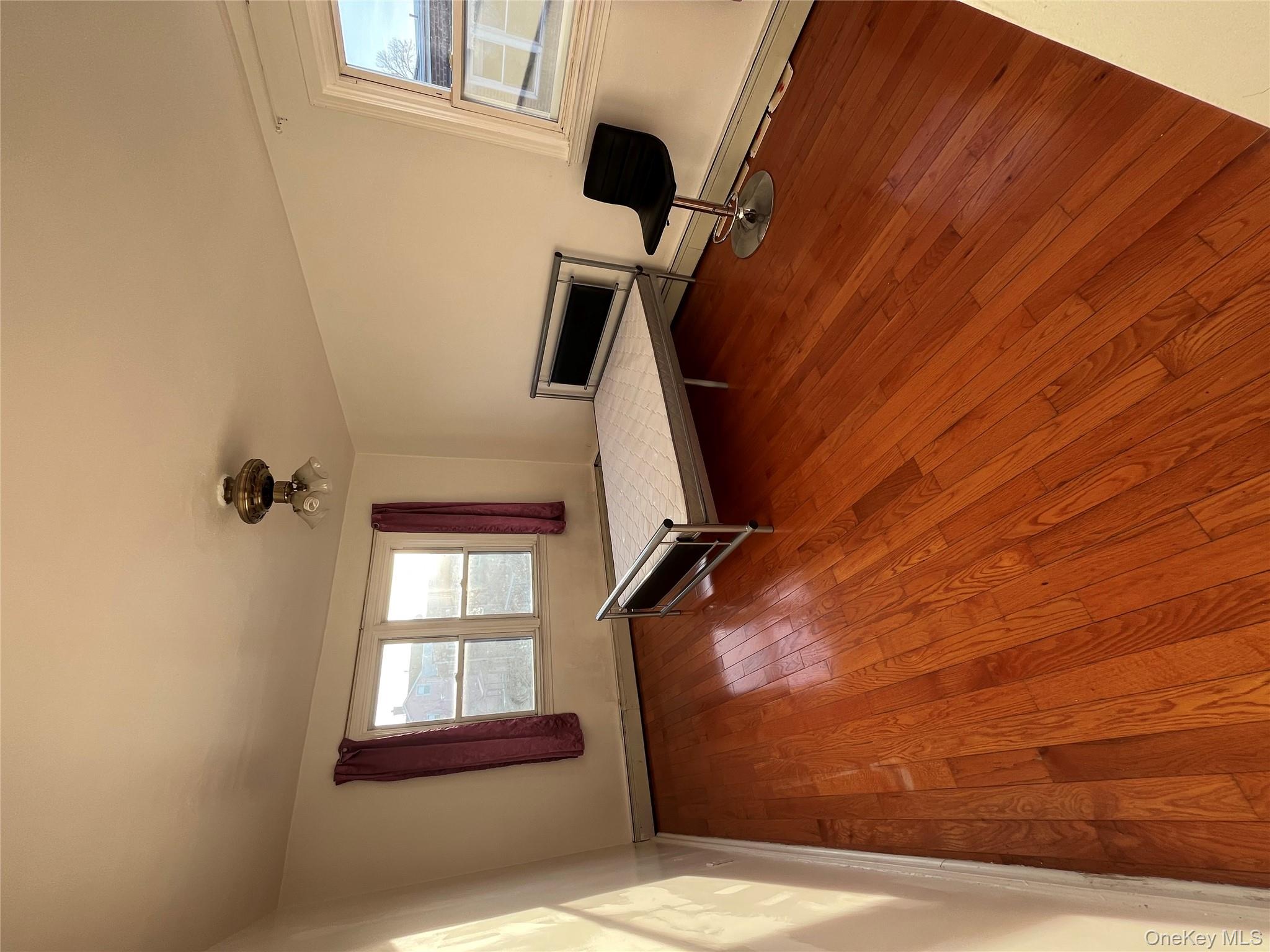 #4 photo, 150-12 59 Avenue, Flushing , NY 11355