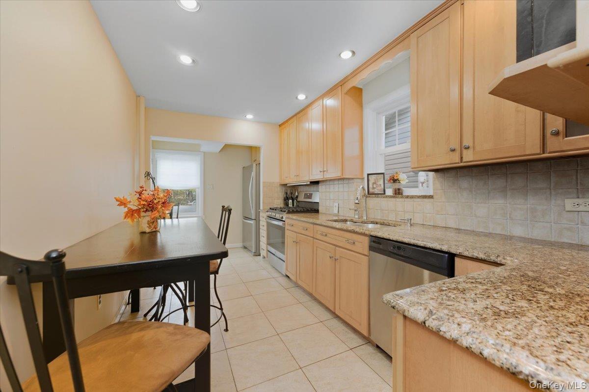 #9 photo, 1617 Mahan Avenue, Bronx , NY 10461