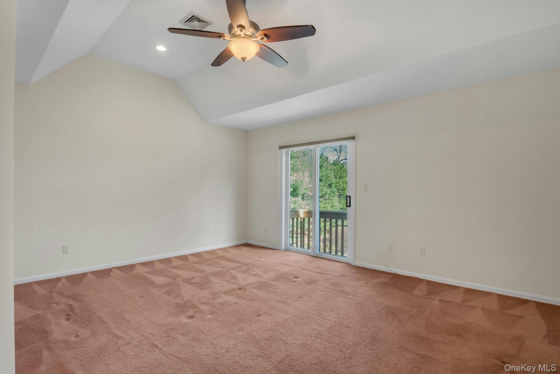 #19 photo, 1 Spring Pond Drive, Ossining , NY 10562