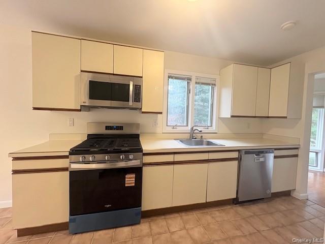 #4 photo, 1 Spring Pond Drive, Ossining , NY 10562