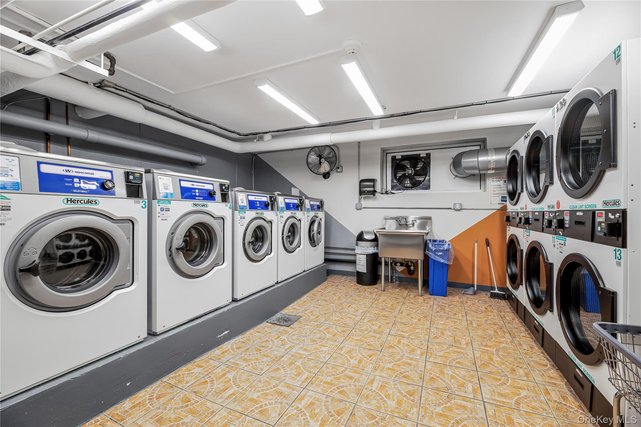 #13 photo, 679 Warburton Avenue, Yonkers , NY 10701