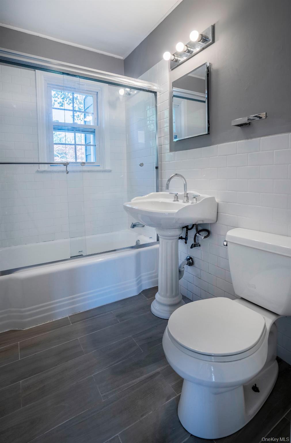 #8 photo, 162 North Road, White Plains , NY 10603