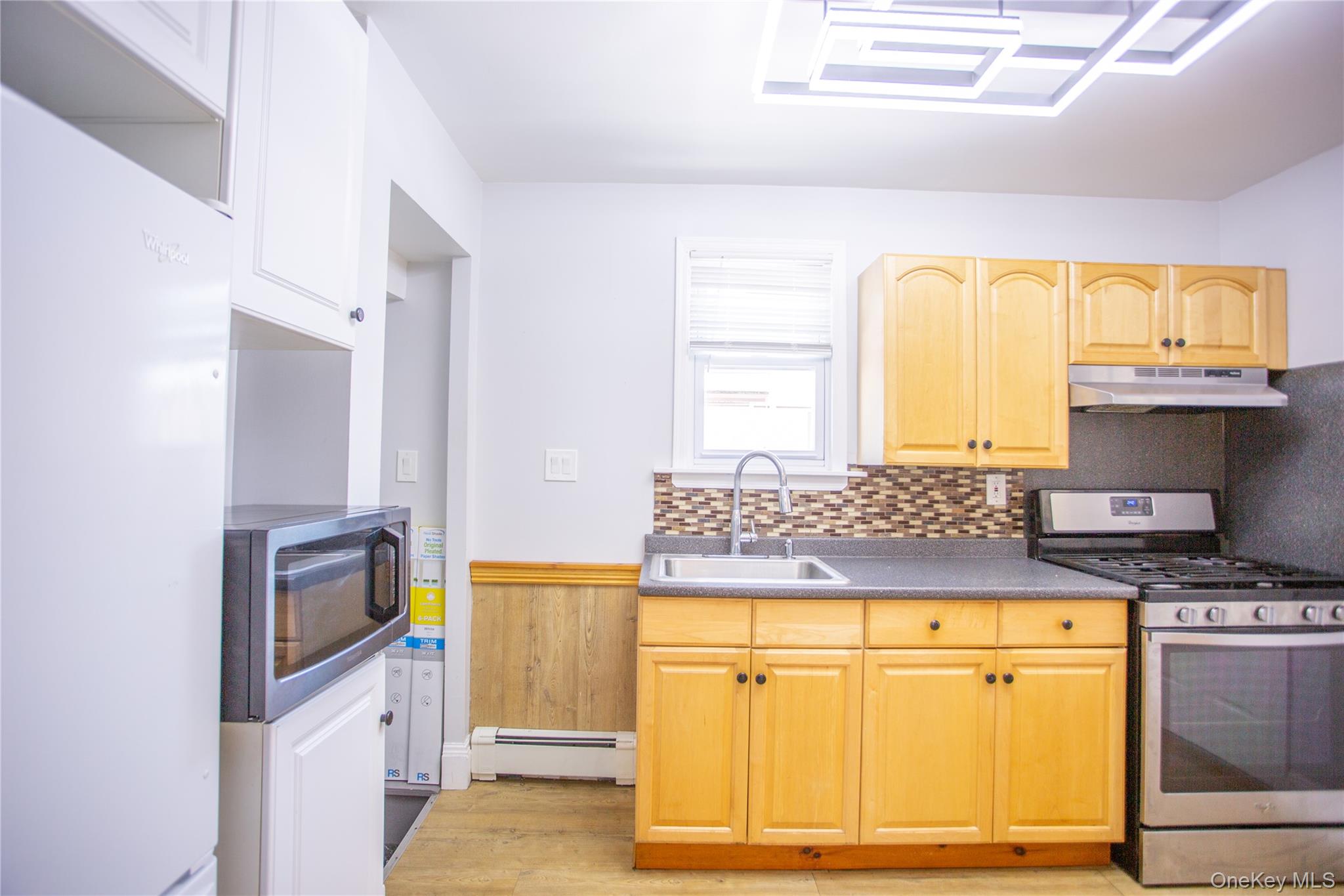 #11 photo, 1261 Waverly Street, Hewlett , NY 11557