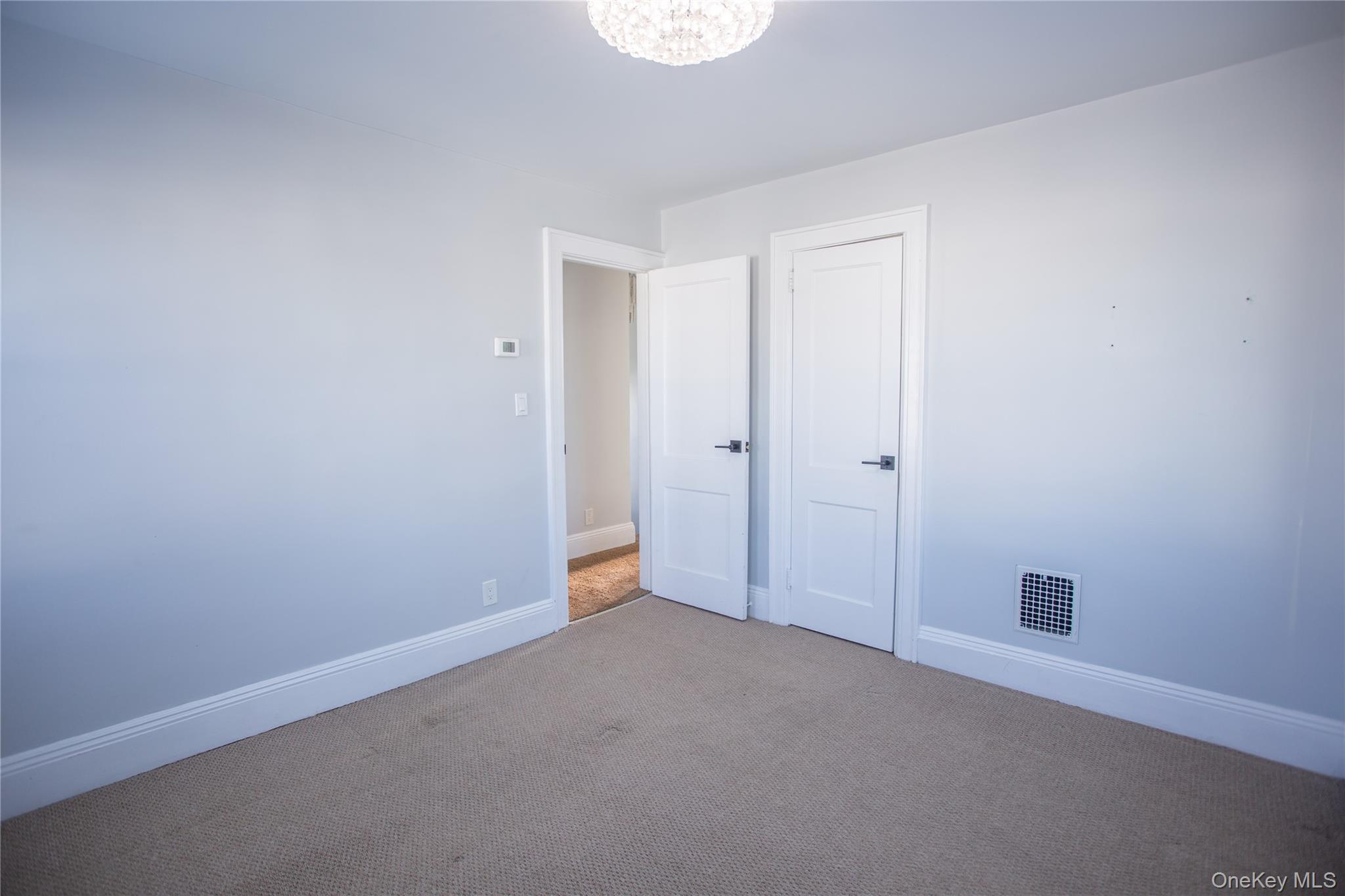 #20 photo, 1261 Waverly Street, Hewlett , NY 11557