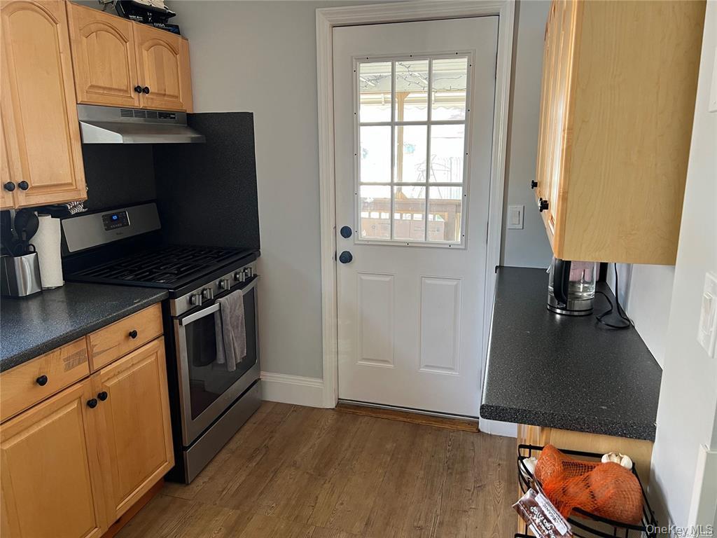 #6 photo, 1261 Waverly Street, Hewlett , NY 11557