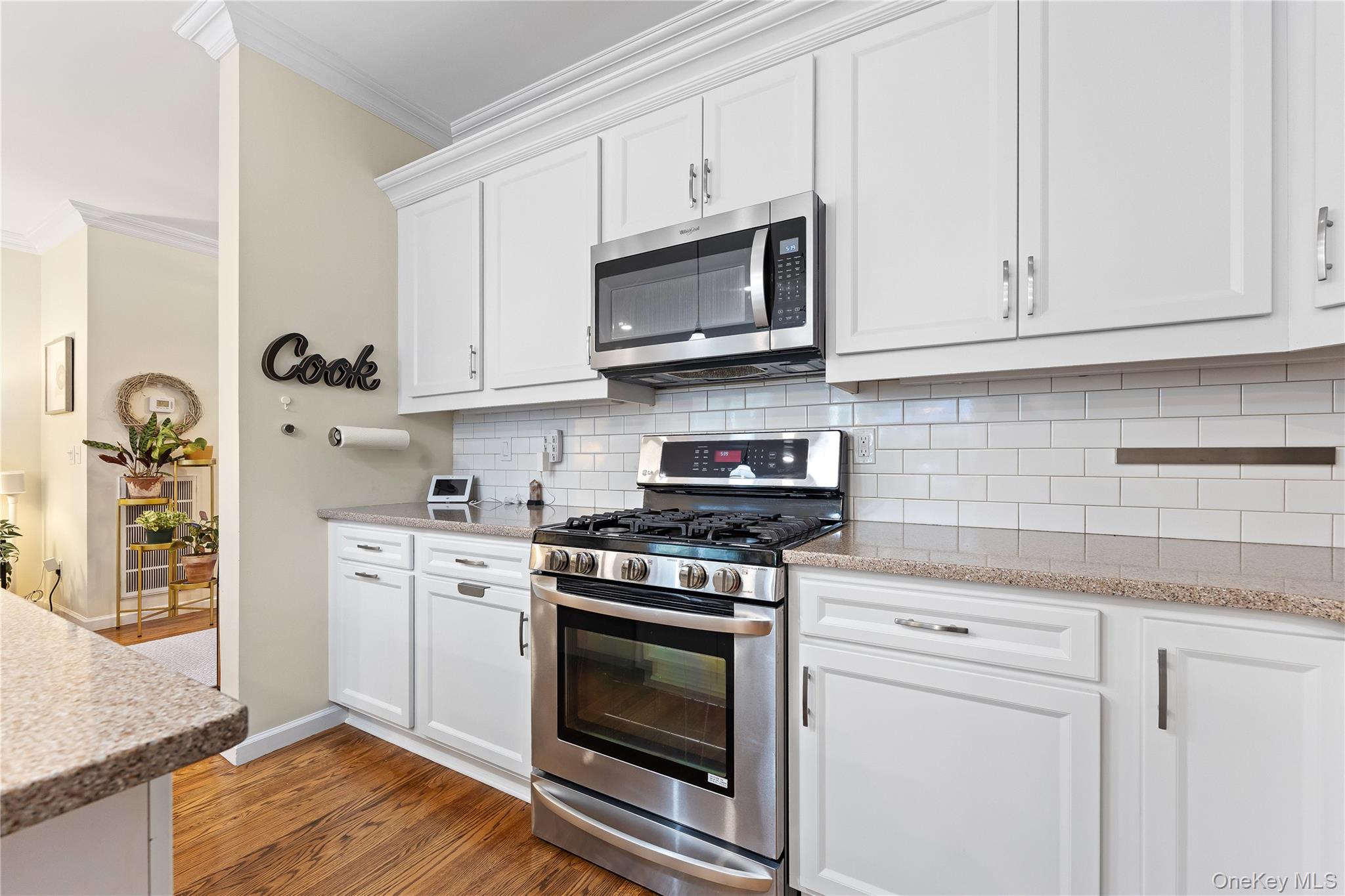 #11 photo, 2 Spring Court, Huntington , NY 11743