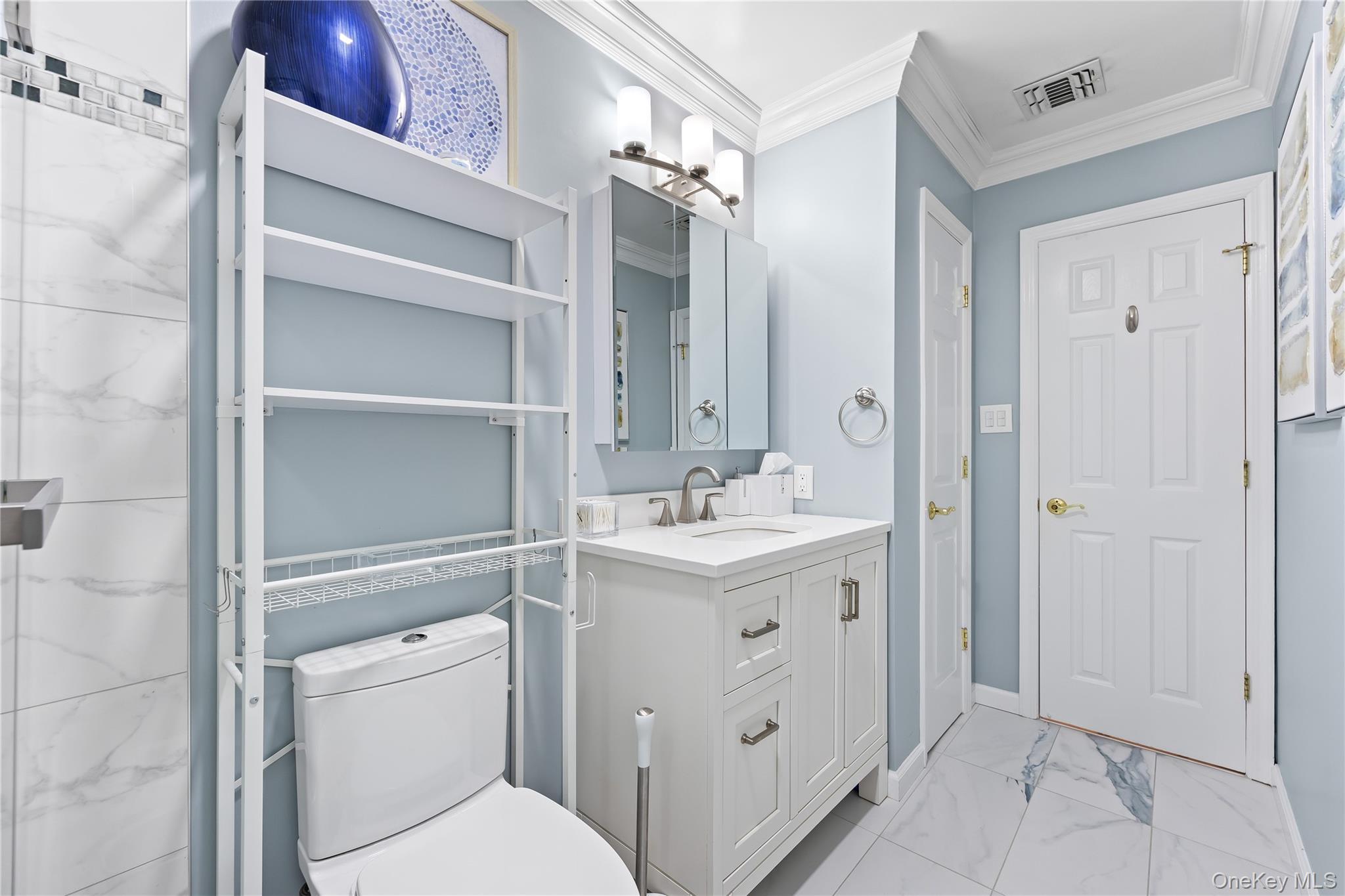 #19 photo, 2 Spring Court, Huntington , NY 11743