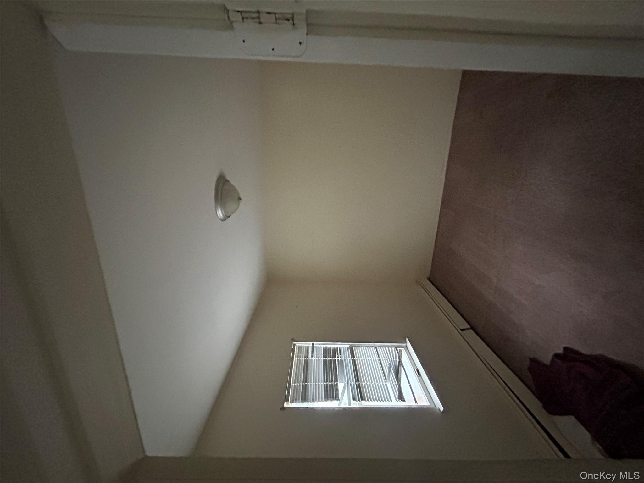 #12 photo, 155 Dahlia Drive, سوفولك Mastic Beach , NY 11951