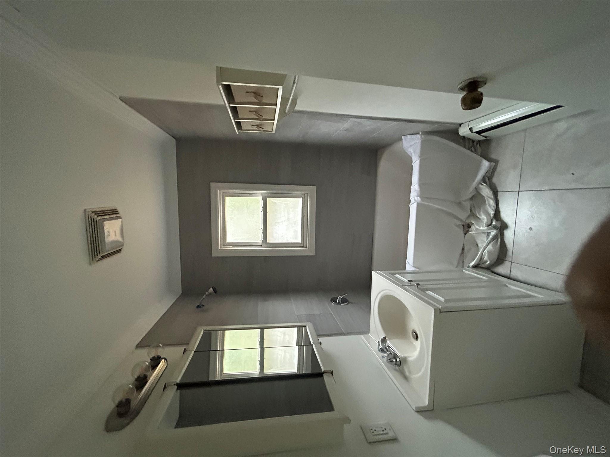 #14 photo, 155 Dahlia Drive, سوفولك Mastic Beach , NY 11951