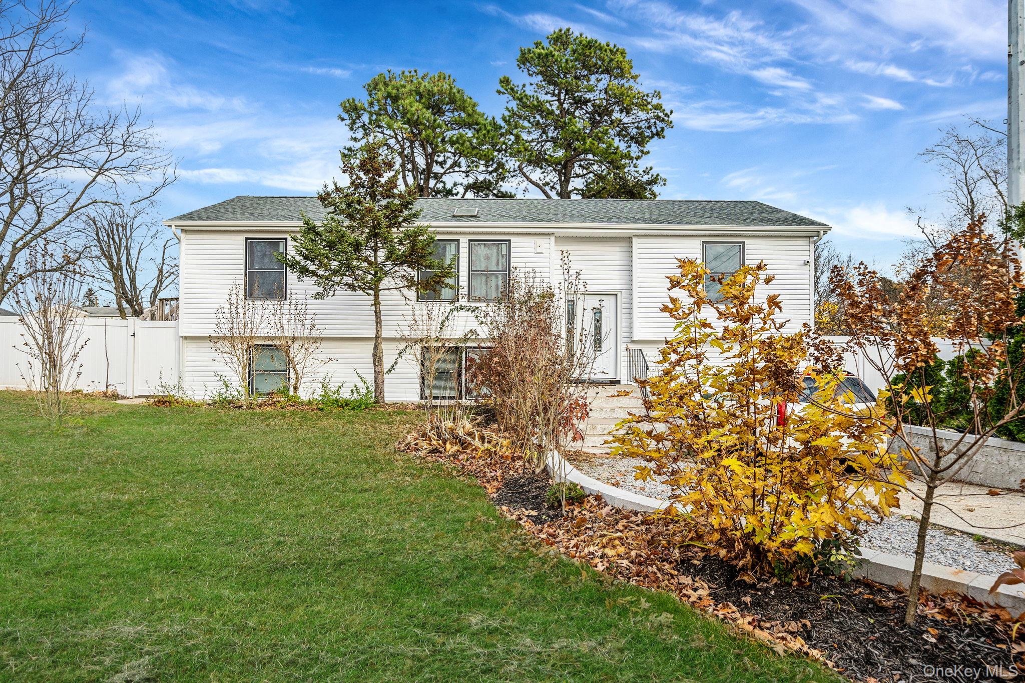 #1 photo, 275 Brentwood Parkway, Brentwood , NY 11717