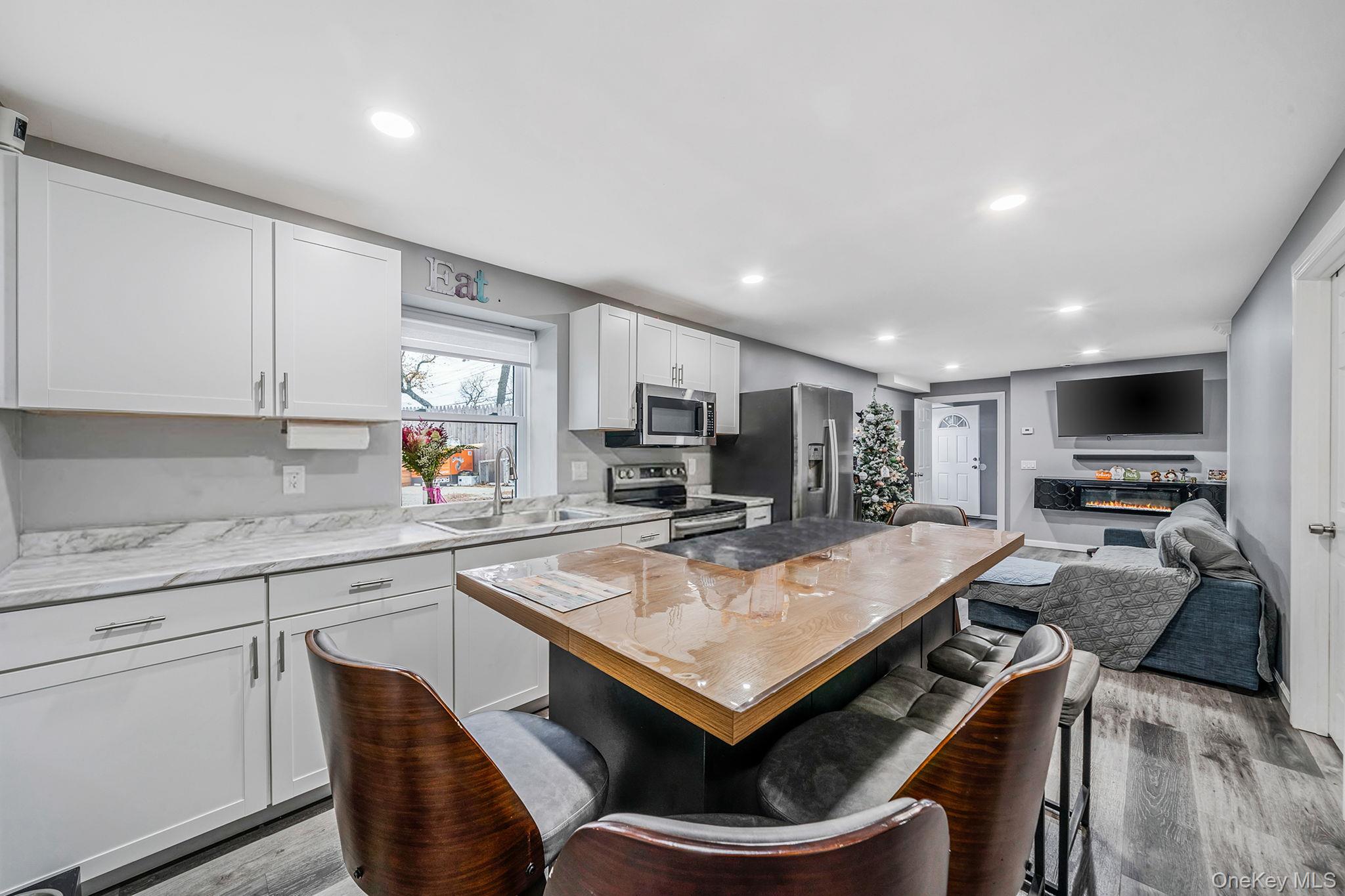 #11 photo, 275 Brentwood Parkway, Brentwood , NY 11717