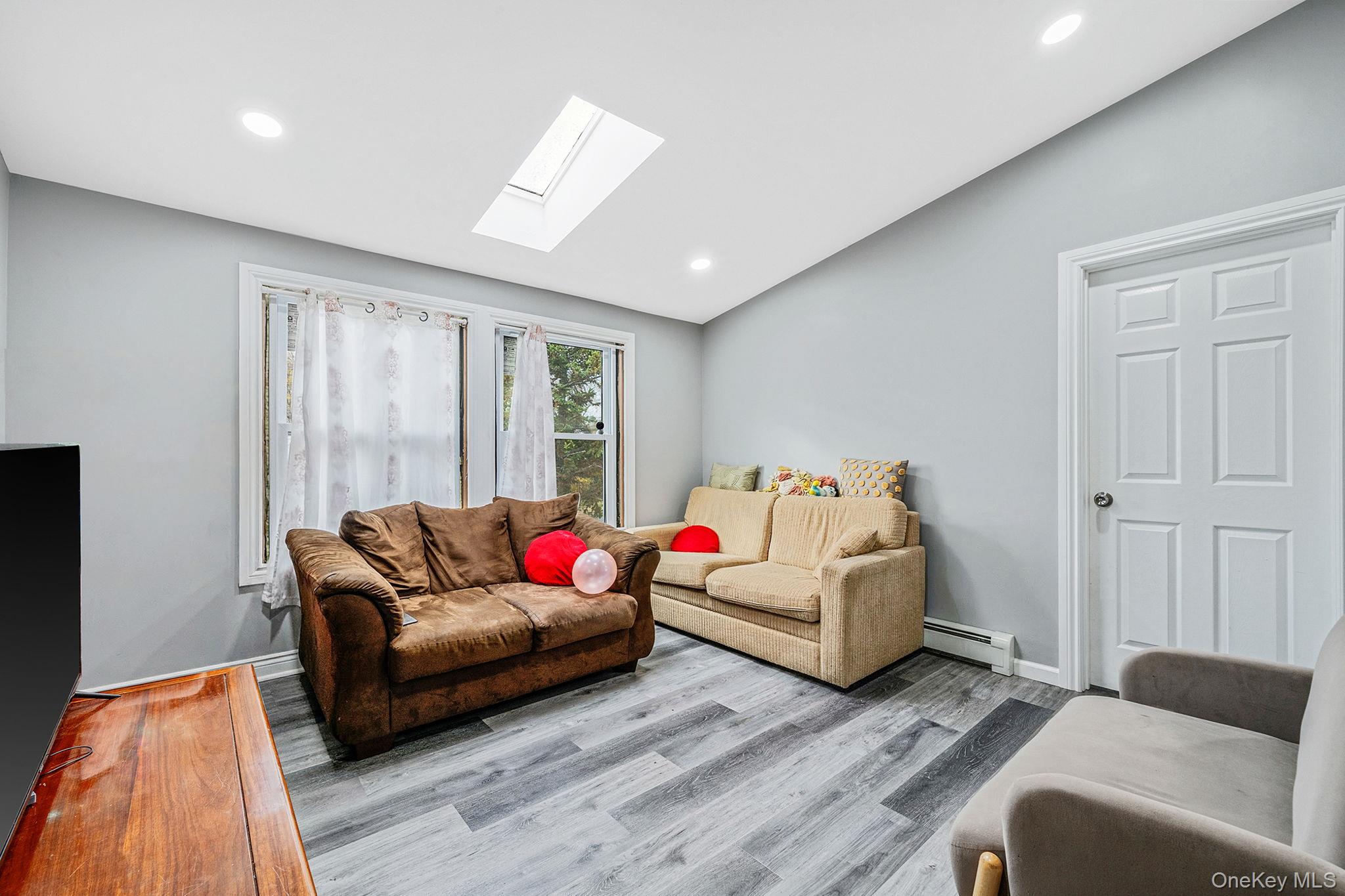 #12 photo, 275 Brentwood Parkway, Brentwood , NY 11717