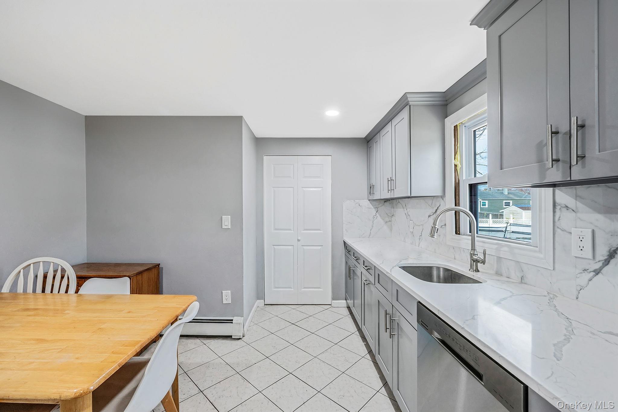 #16 photo, 275 Brentwood Parkway, Brentwood , NY 11717