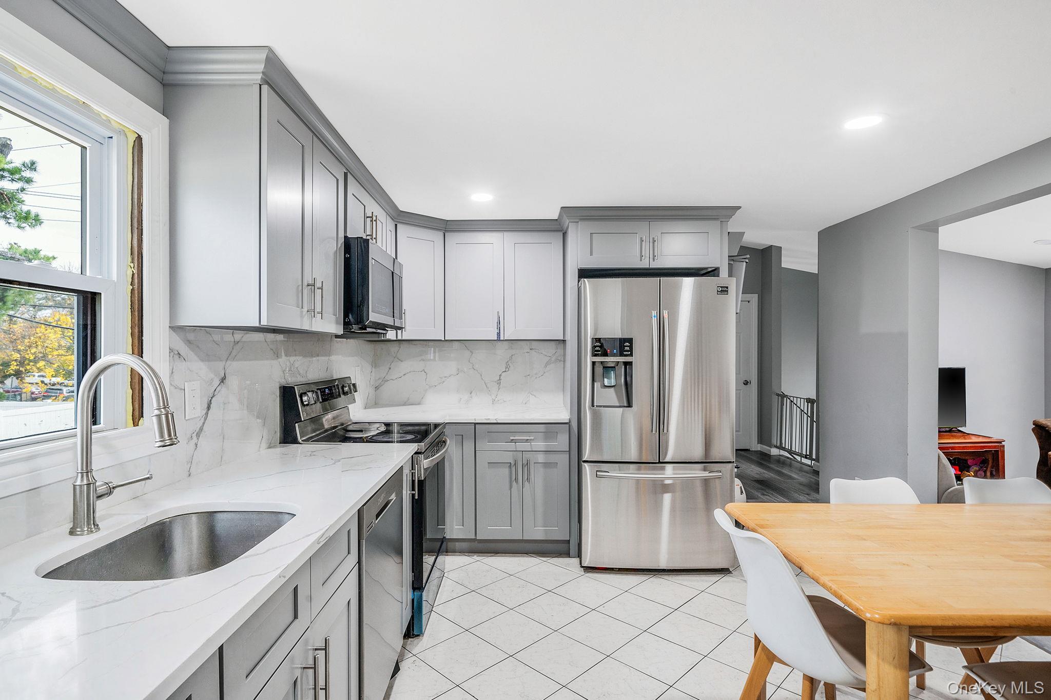 #18 photo, 275 Brentwood Parkway, Brentwood , NY 11717