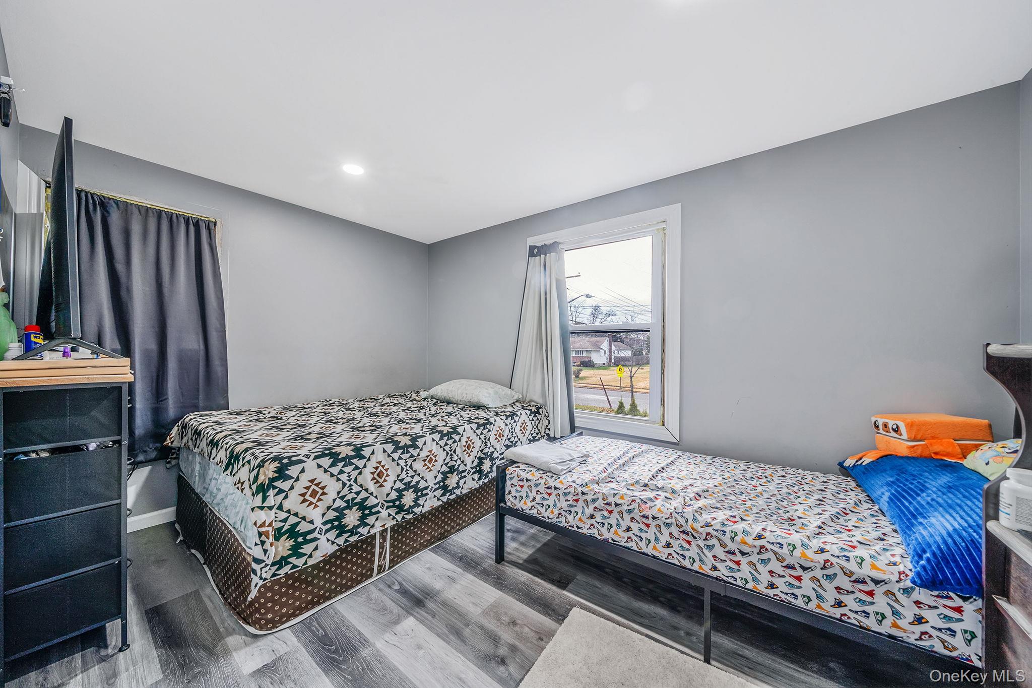 #19 photo, 275 Brentwood Parkway, Brentwood , NY 11717