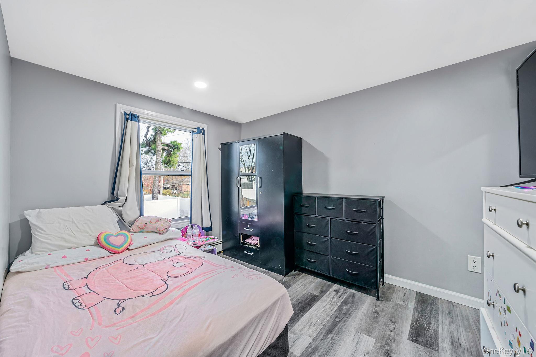 #20 photo, 275 Brentwood Parkway, Brentwood , NY 11717