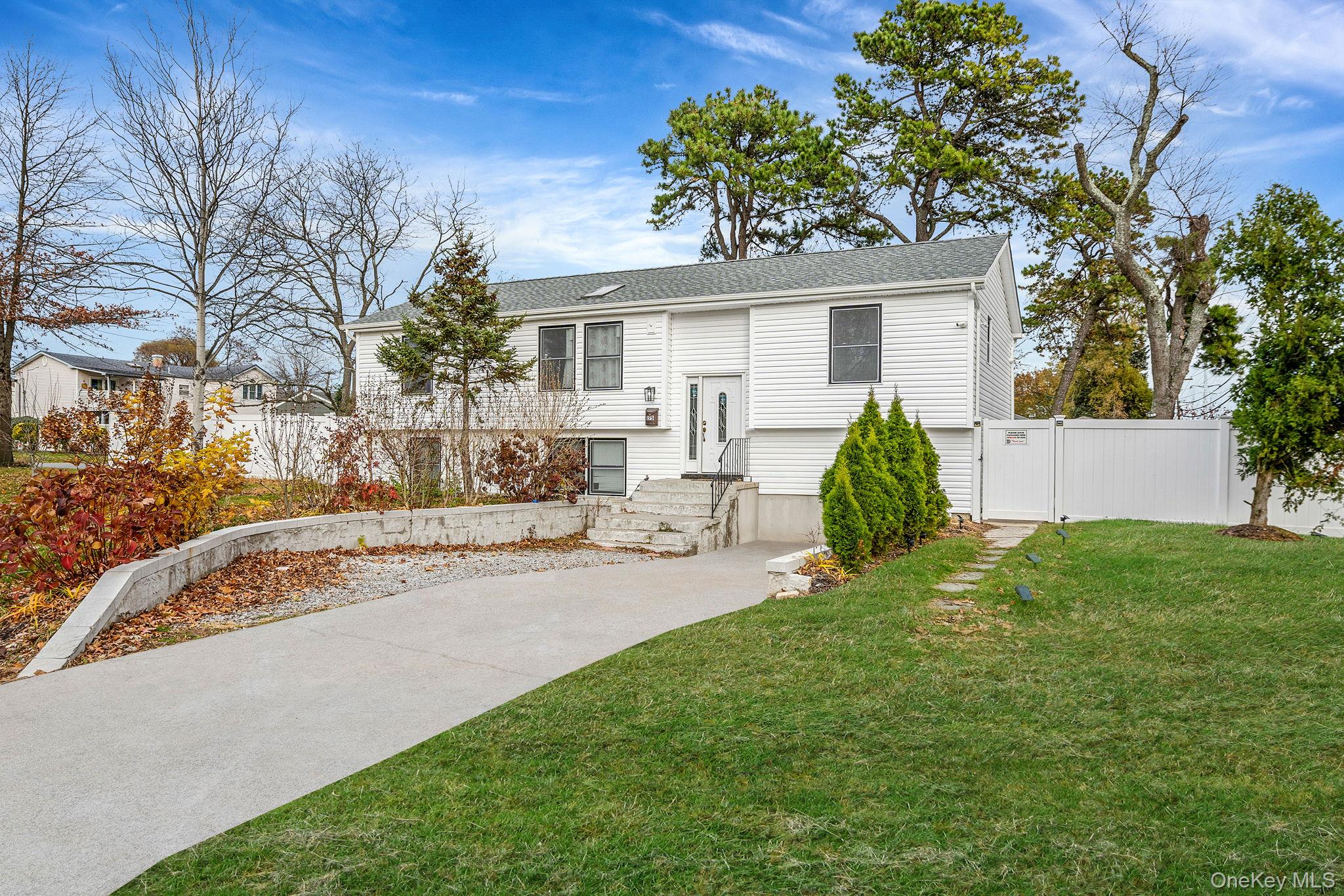 #3 photo, 275 Brentwood Parkway, Brentwood , NY 11717