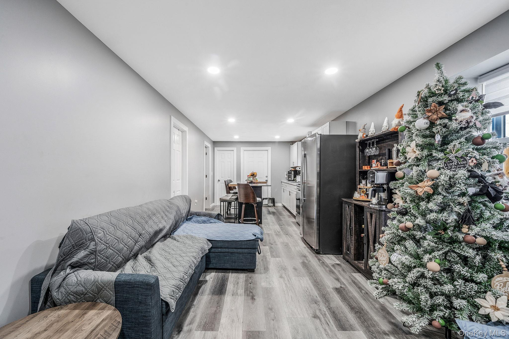 #7 photo, 275 Brentwood Parkway, Brentwood , NY 11717