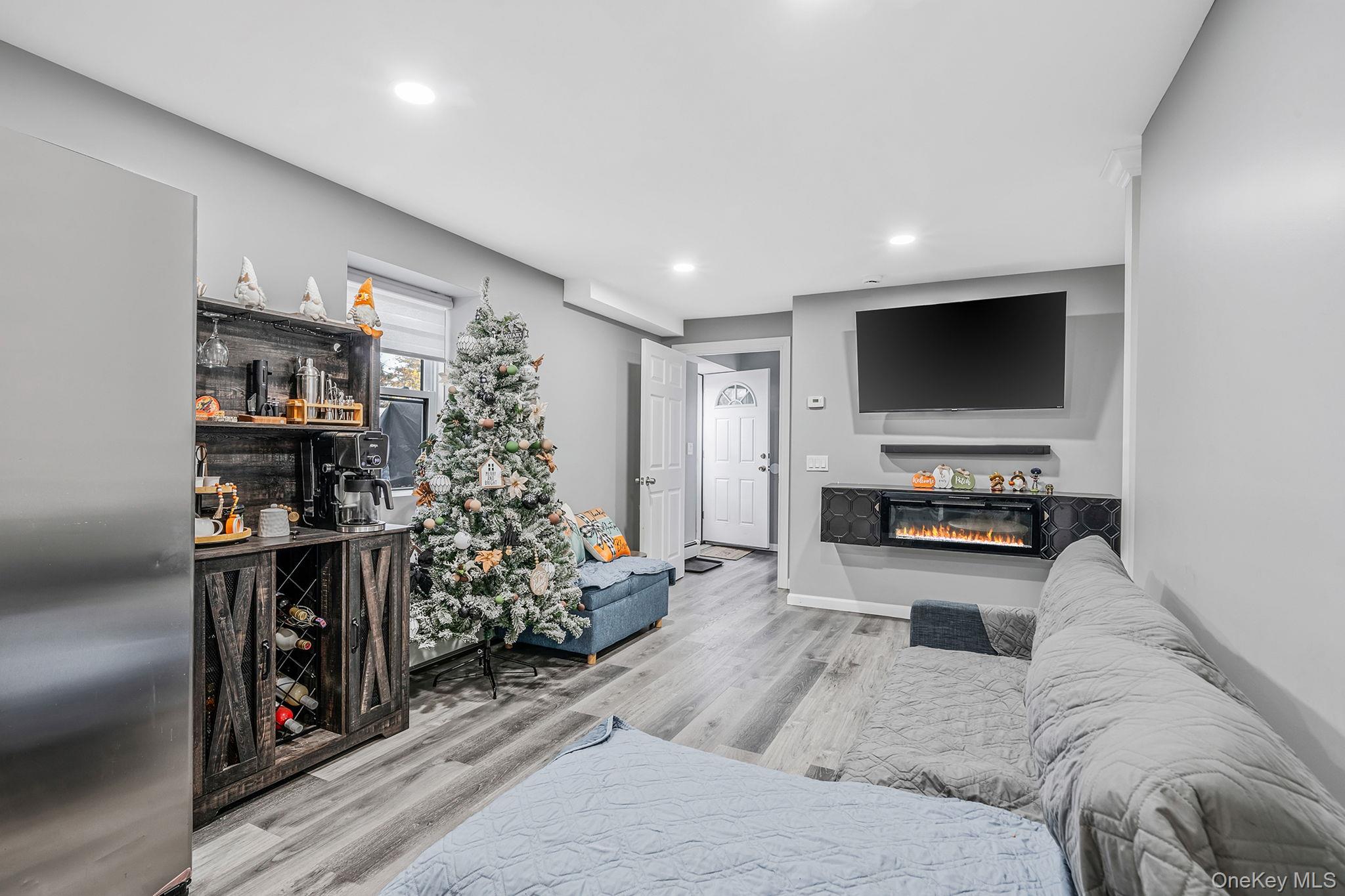 #8 photo, 275 Brentwood Parkway, Brentwood , NY 11717