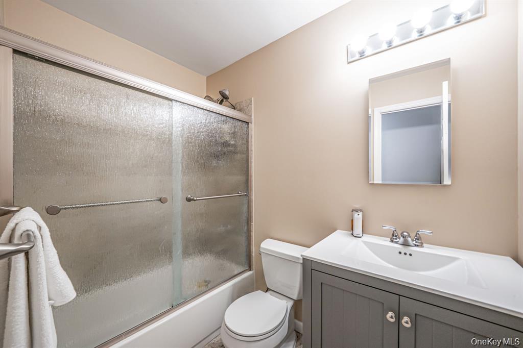 #6 photo, 40 W 4th Street, Patchogue , NY 11772