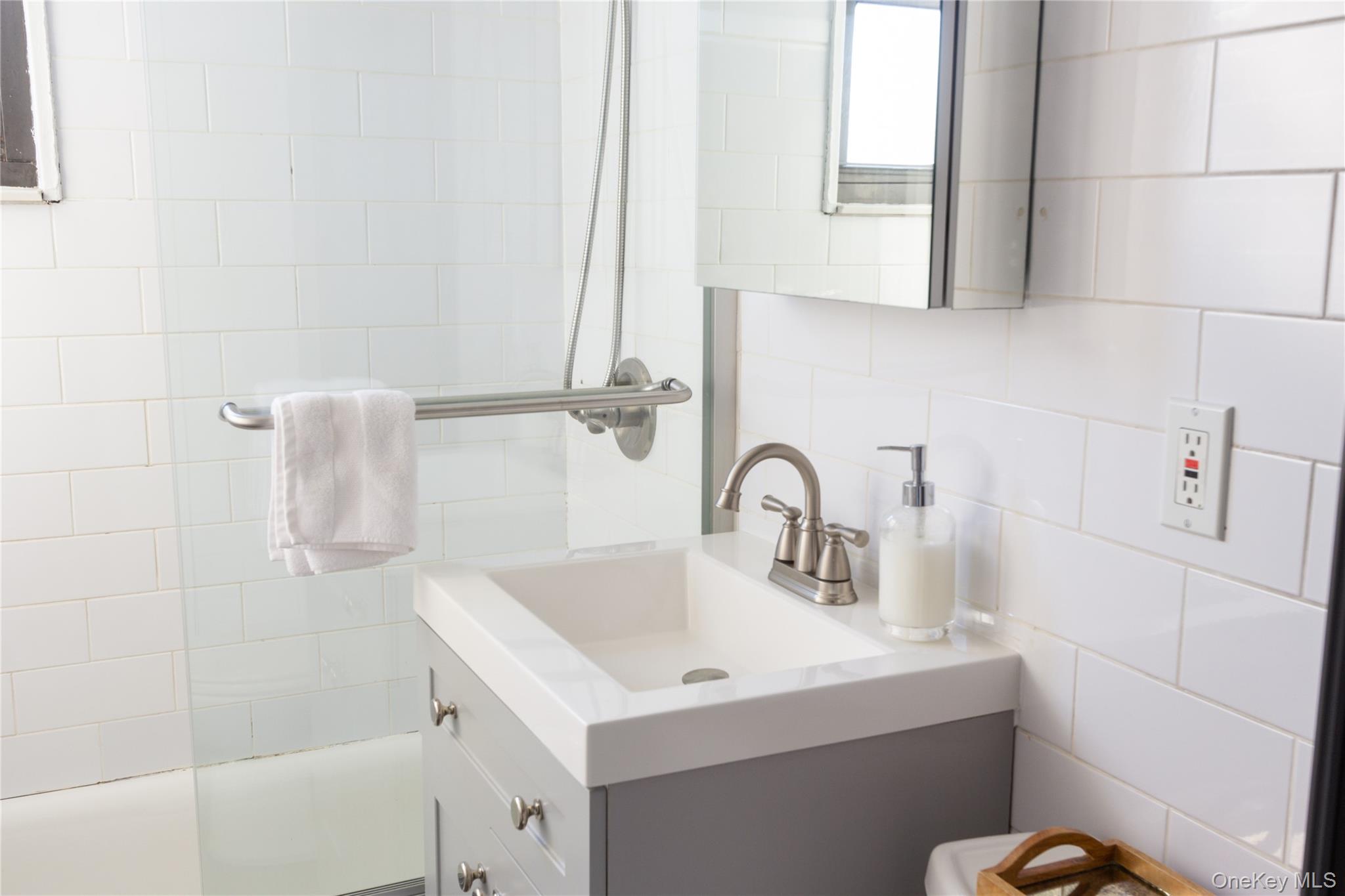 #17 photo, 163-62 Willets Point Boulevard, Whitestone , NY 11357