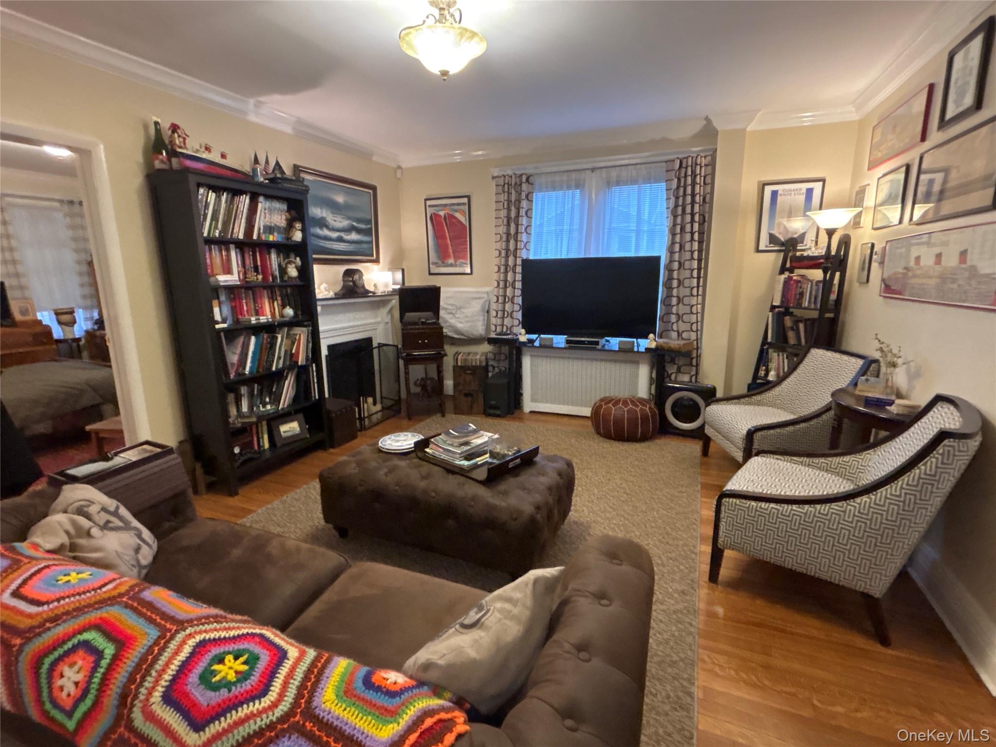 #6 photo, 30 Hicks Lane, Great Neck , NY 11024