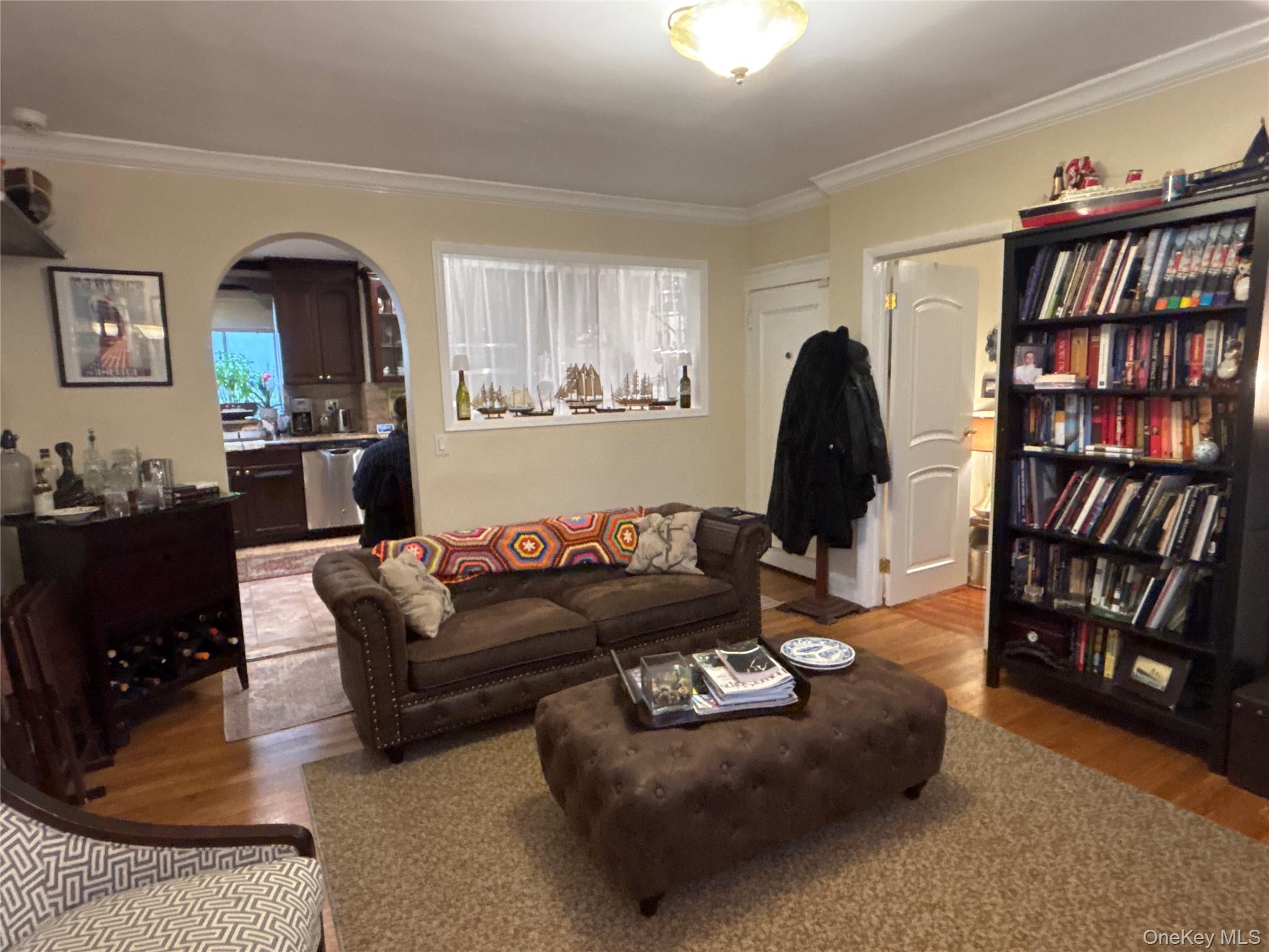 #7 photo, 30 Hicks Lane, Great Neck , NY 11024